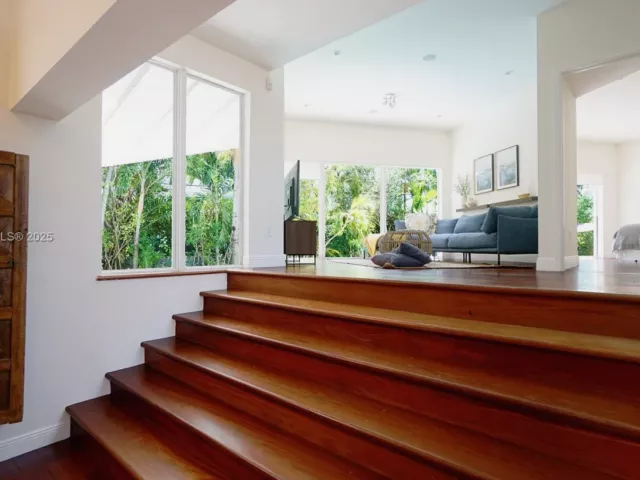 4-bedroom home for sale in Key Biscayne - 691 Ridgewood Rd - MondialRealty