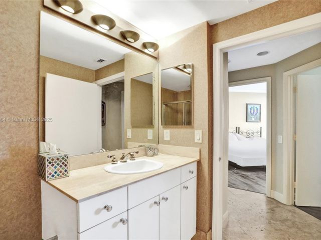 Apartment for sale  Unit #1403 - photo 6402199