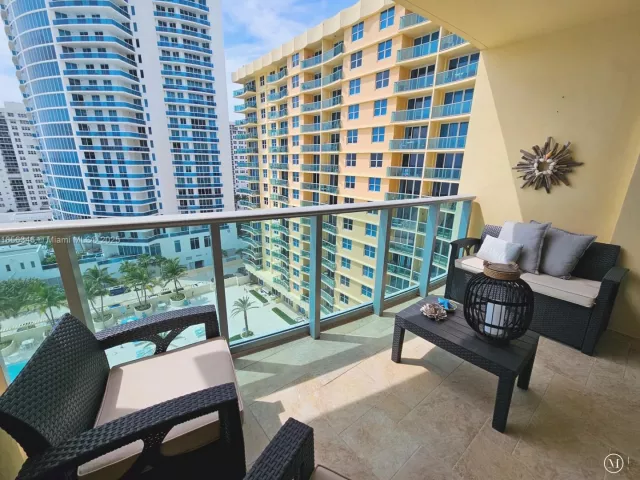 1-bedroom condo for rent in Hollywood - 2501 S Ocean Dr 1115 (Ave. Sept 1st 2026) - MondialRealty
