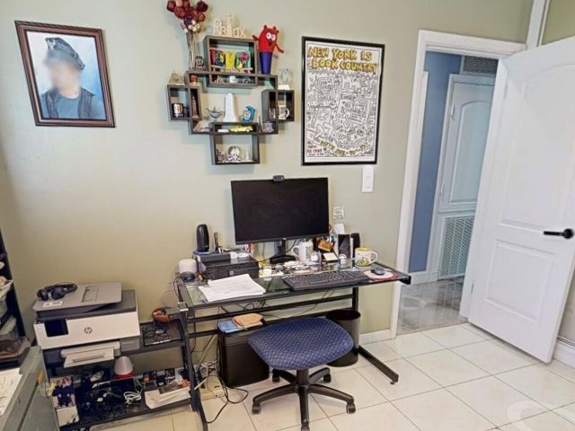3-bedroom home for sale in Wilton Manors - 2501 NW 8th Avenue - MondialRealty