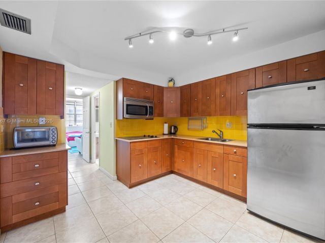 Apartment for sale  Unit #812 - photo 7435429