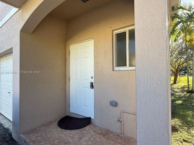 3-bedroom home for rent in Deerfield Beach - 1540 NW 45th St 1-4 - MondialRealty