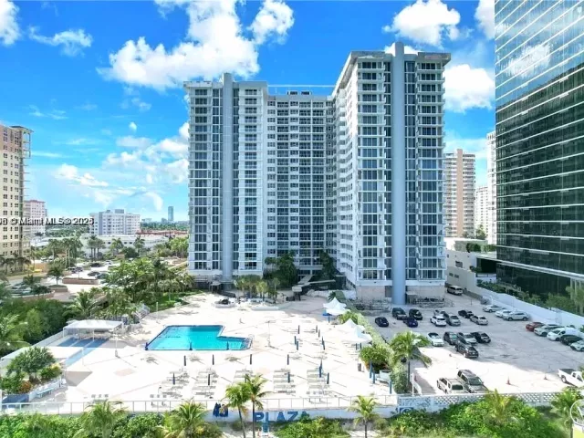 1-bedroom condo for sale in Hallandale Beach - 2030 S Ocean Dr 516 - MondialRealty