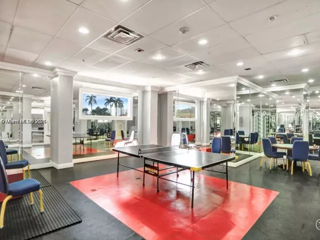 1-bedroom condo for sale in Hallandale Beach - 2030 S Ocean Dr 516 - MondialRealty