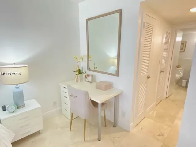 1-bedroom condo for sale in Hallandale Beach - 2030 S Ocean Dr 516 - MondialRealty