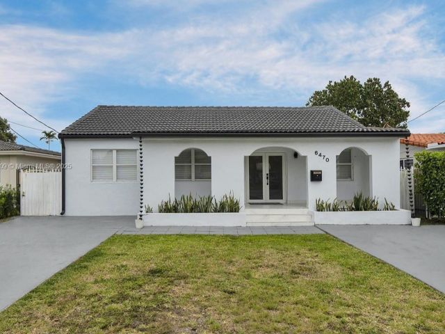 Home for sale at 6470 SW 27th St - photo 7441355