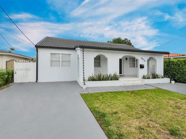 Home for sale at 6470 SW 27th St - photo 7441356