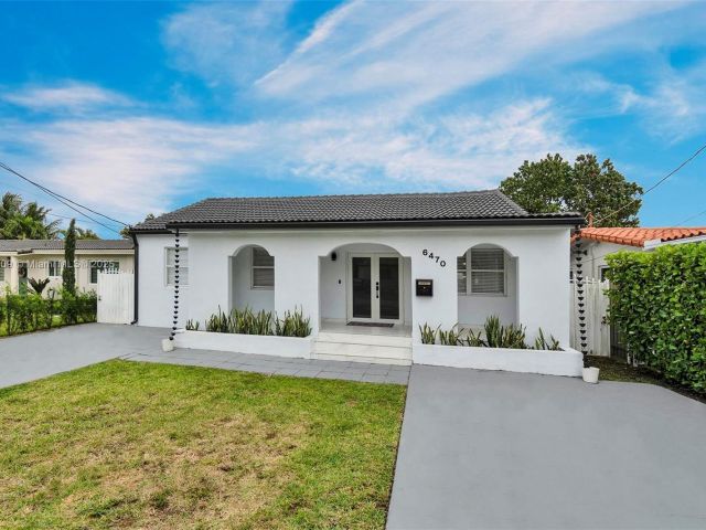 Home for sale at 6470 SW 27th St - photo 7441357