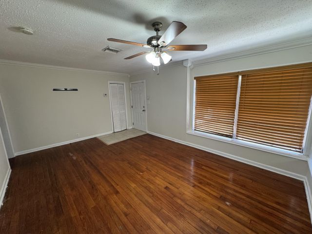 Home for rent at 517 45th Street - photo 6402164