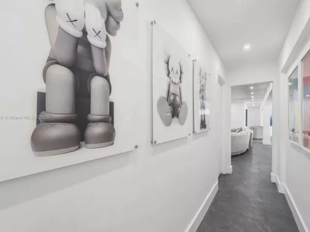 8-bedroom home for rent in Hollywood - 4322 Polk St - MondialRealty