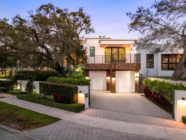 5-bedroom home for rent in Fort Lauderdale - 310 SE 11th Ave - MondialRealty