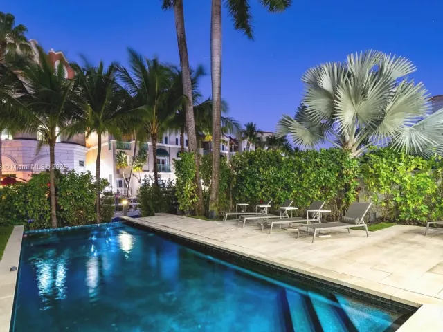 5-bedroom home for rent in Fort Lauderdale - 310 SE 11th Ave - MondialRealty