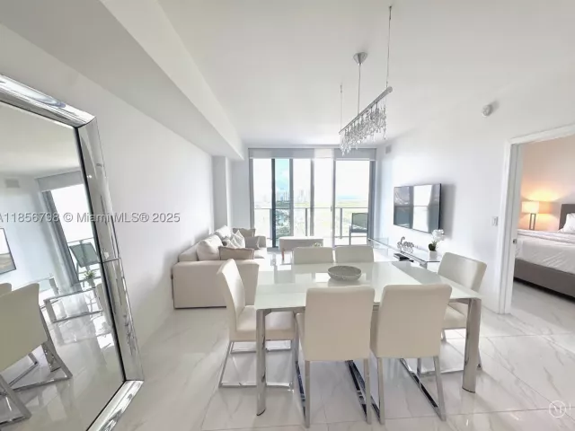 1-bedroom condo for rent in North Miami Beach - 16385 Biscayne Blvd 2720 - MondialRealty