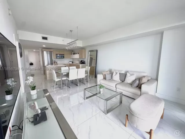 1-bedroom condo for rent in North Miami Beach - 16385 Biscayne Blvd 2720 - MondialRealty