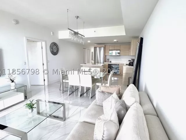 1-bedroom condo for rent in North Miami Beach - 16385 Biscayne Blvd 2720 - MondialRealty