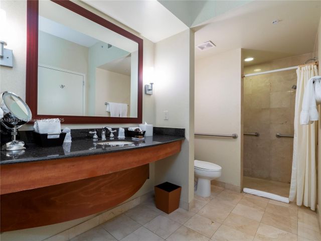 condo for sale in Sunny Isles Beach - 18001 Collins Ave 811 - MondialRealty