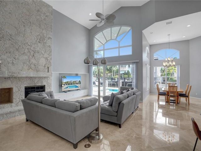 Home for rent at 1033 Brooks Lane - photo 6407425