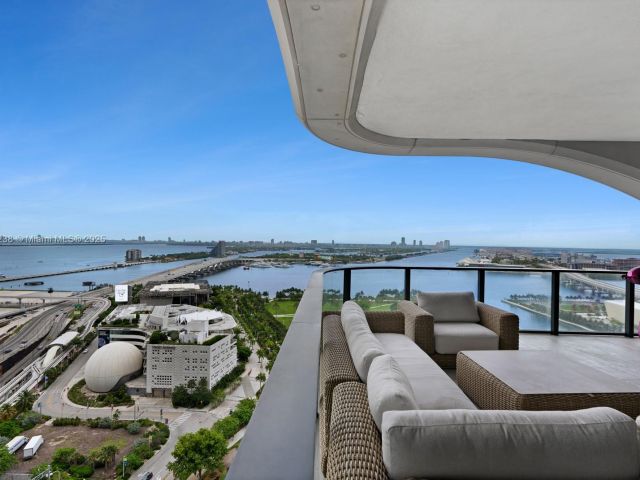 Apartment for sale  Unit #2402 - photo 6409117