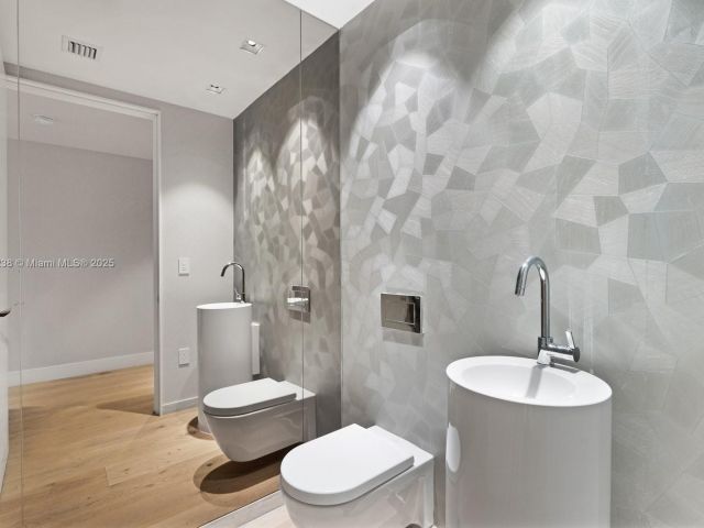 Apartment for sale  Unit #2402 - photo 6409118