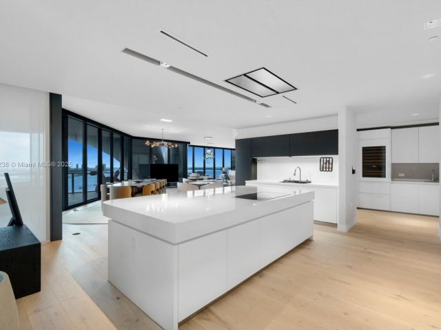 Apartment for sale  Unit #2402 - photo 6409120