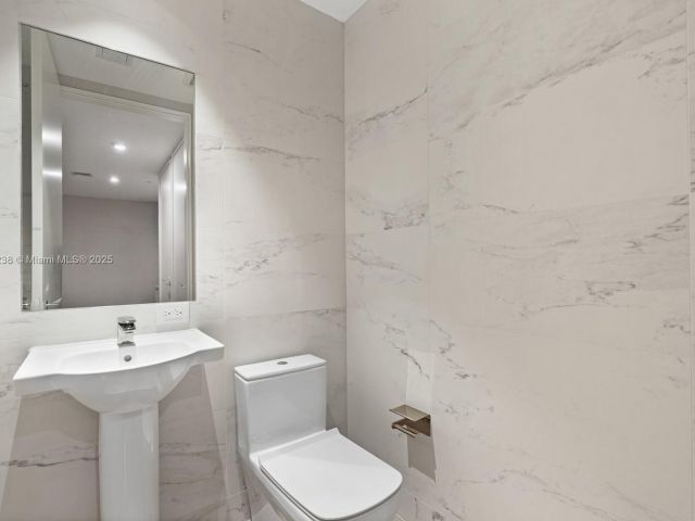 Apartment for sale  Unit #2402 - photo 6409123