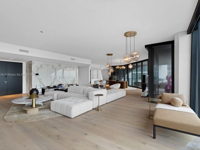 Apartment for sale  Unit #2402 - photo 6409129