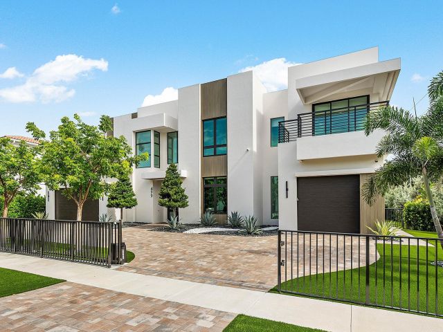 Home for sale at 499 NE 4th Street - photo 6932538