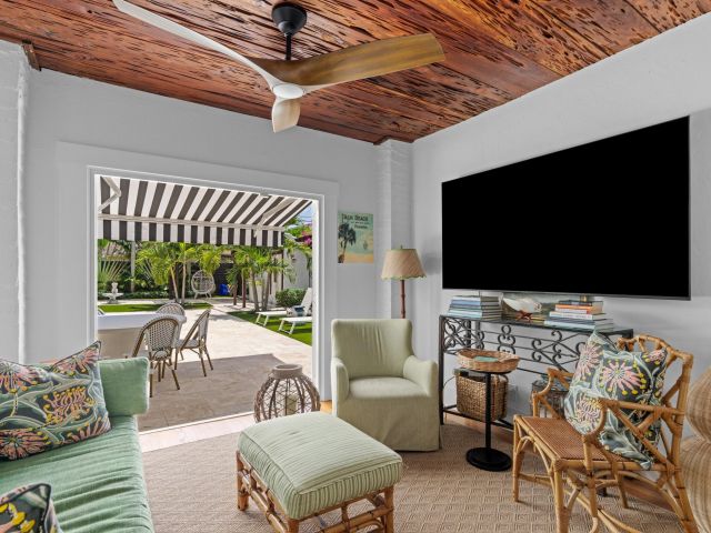 Home for sale at 528 32nd Street - photo 6413944