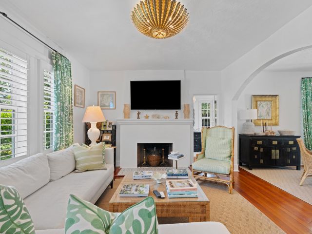 Home for sale at 528 32nd Street - photo 6413949