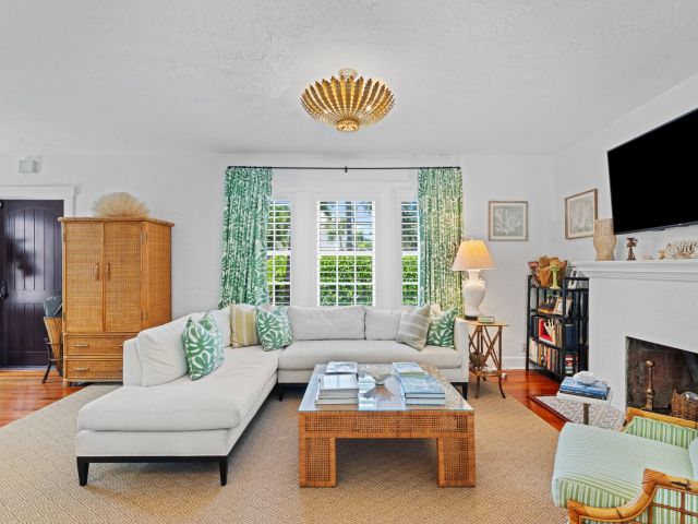 Home for sale at 528 32nd Street - photo 6413950