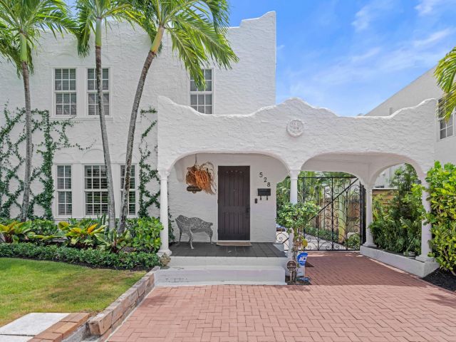 Home for sale at 528 32nd Street - photo 6413954