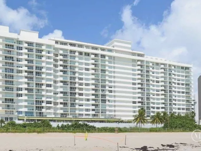1-bedroom condo for rent in Miami Beach - 5601 Collins Ave 1115 - MondialRealty