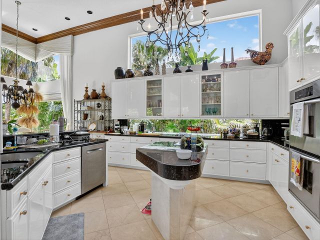 Home for sale at 6981 Lions Head Lane - photo 6409865