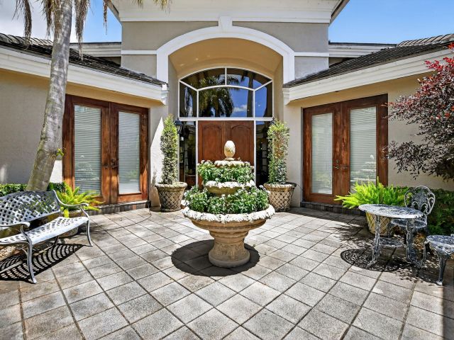 Home for sale at 6981 Lions Head Lane - photo 6409875