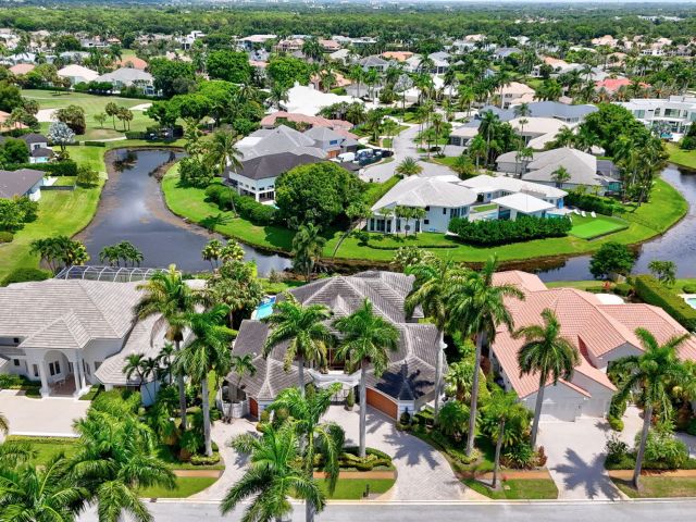 Home for sale at 6981 Lions Head Lane - photo 6409876