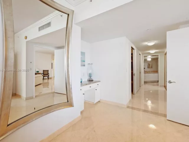 2-bedroom condo for sale in Surfside - 9595 Collins Ave N7-D - MondialRealty