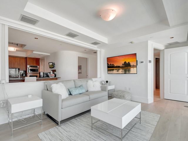 Apartment for rent  Unit #1001 - photo 6426665