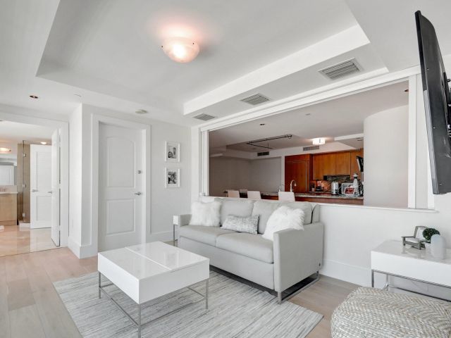 Apartment for rent  Unit #1001 - photo 6426666