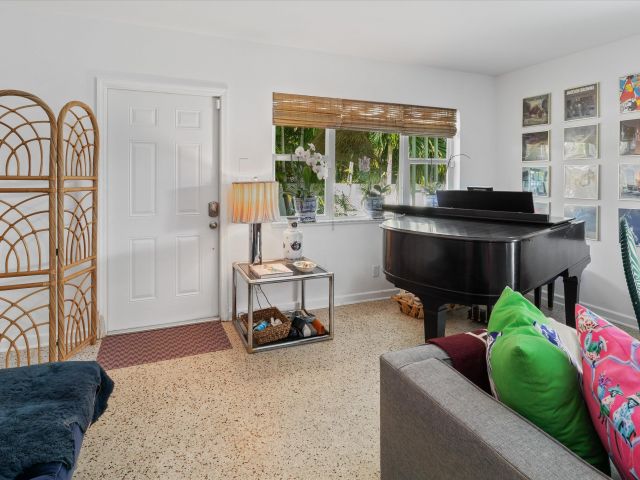 Home for rent at 202 32nd Street - photo 6408642