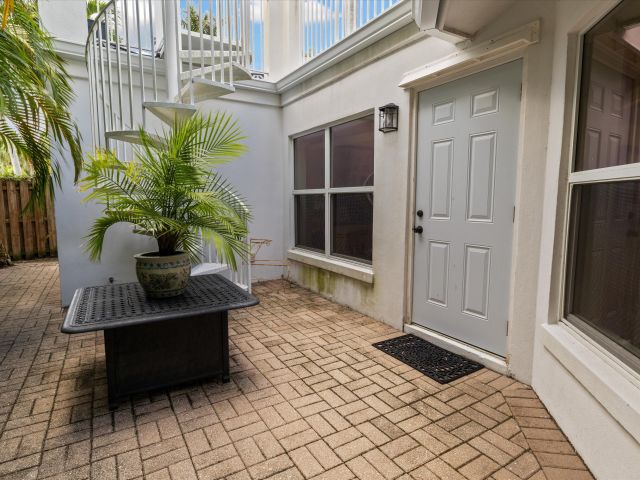 Home for rent at 202 32nd Street - photo 6408654