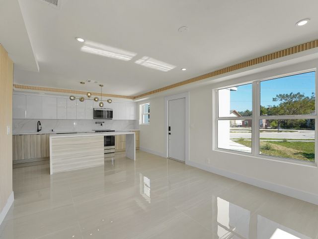 Home for sale at 928 Market Street - photo 6407619