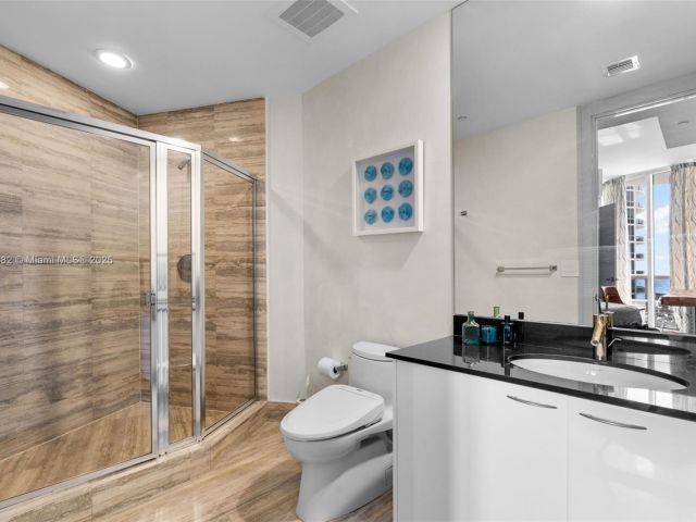 Apartment for rent  Unit #907 - photo 6409763