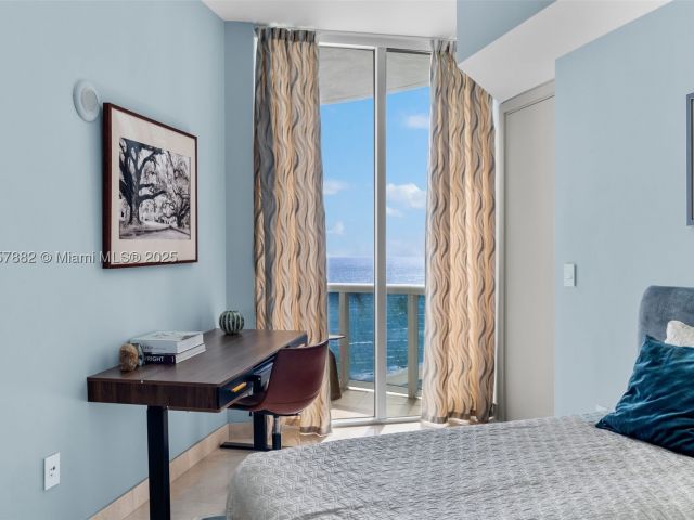 3-bedroom condo for rent in Sunny Isles Beach - 16001 Collins Ave 907 - MondialRealty