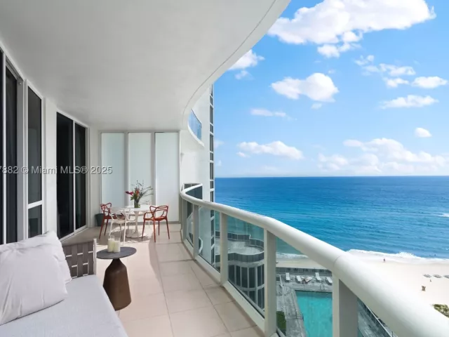 3-bedroom condo for rent in Sunny Isles Beach - 16001 Collins Ave 907 - MondialRealty