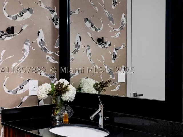 3-bedroom condo for rent in Sunny Isles Beach - 16001 Collins Ave 907 - MondialRealty