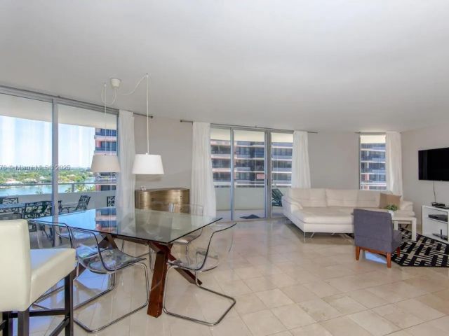 Apartment for rent  Unit #1104 - photo 7394692