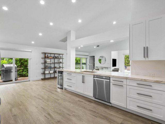 Home for sale at 4564 Bocaire Boulevard - photo 6409515