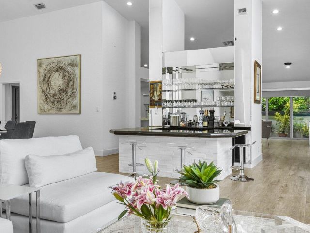 Home for sale at 4564 Bocaire Boulevard - photo 6409518