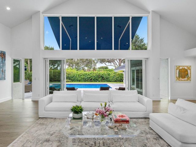 Home for sale at 4564 Bocaire Boulevard - photo 6409520