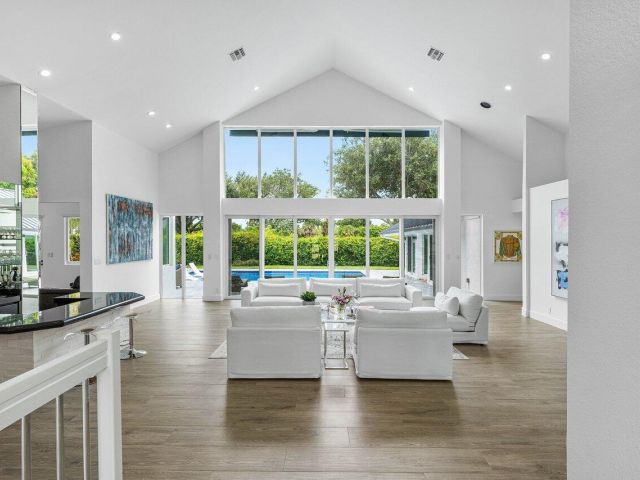 Home for sale at 4564 Bocaire Boulevard - photo 6409523